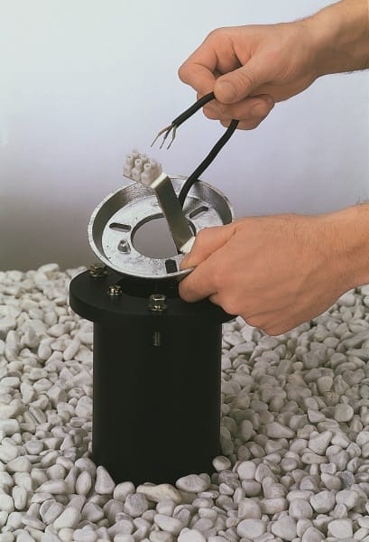 ALBERT - Erdeinbausockel, Aluminium, schwarz,