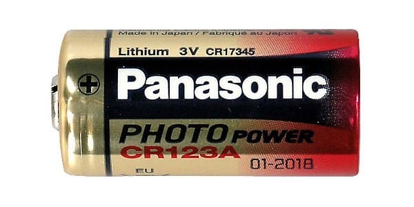 INDEXA - Lithium-Batterie, 3,0 Volt (CR123A) Abmessungen: D 17 x 34,5 mm.