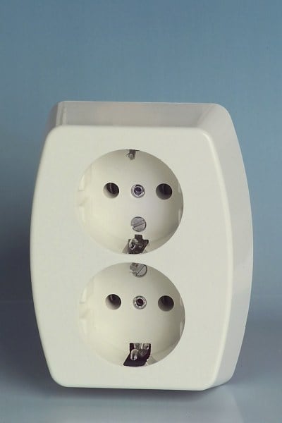 SCHURRER - Schukosteckdose 2F UP weiss