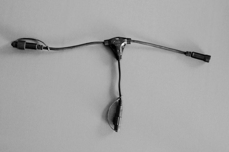 MK ILLUMINATION - QuickFix T-divider mit 2 Ausgängen sKabel, 240V