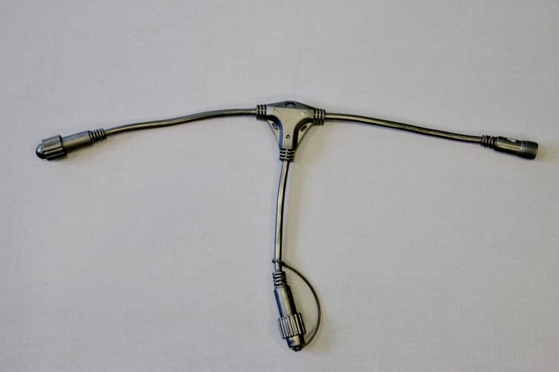 MK ILLUMINATION - QUICKFIX  T-divider mit 2 Ausgängen sw PVC Kabel,AC