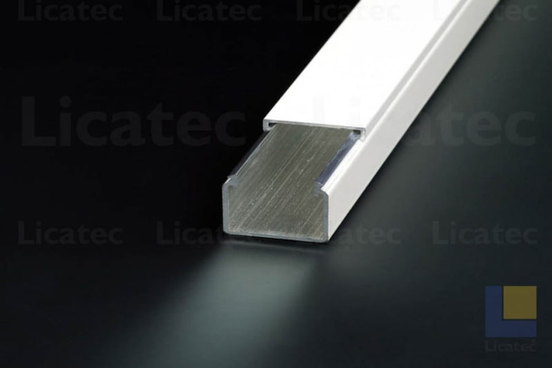 LICATEC - Installationskanal CKA 30 x 20 Aluminium RAL 9010