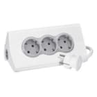 LEGRAND - Tablet Workstation mit Schalter 2xUSB-A  3xSteckdose Farbe: Weiß