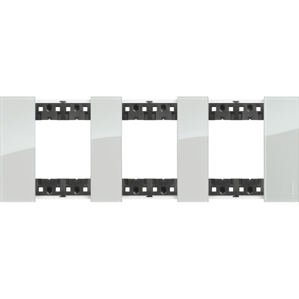 BTICINO - LivingNow Abdeckrahmen 3x2-modulig in der Farbausführung Sky