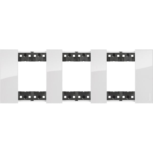 BTICINO - LivingNow Abdeckrahmen 3x2-modulig in der Farbausführung Ice