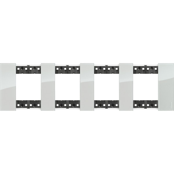 BTICINO - LivingNow Abdeckrahmen 4x2-modulig in der Farbausführung Sky