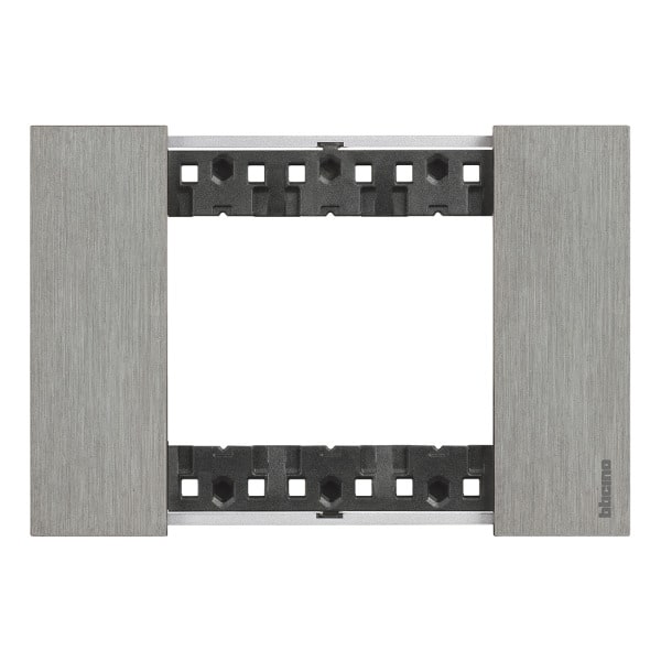BTICINO - LivingNow Abdeckrahmen 3-modulig in der Farbausführung Steel