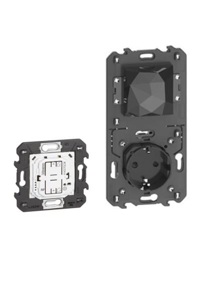 BTICINO - LivingNow Gateway with Netatmo mit Steckdose und Master-Switch, Farbe Black