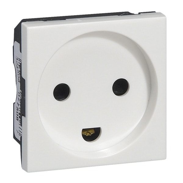 LEGRAND - Dänischer Standard (SL), 2P+E 13 A, mit erhöhtem Berührungsschutz, Farbe: weiß