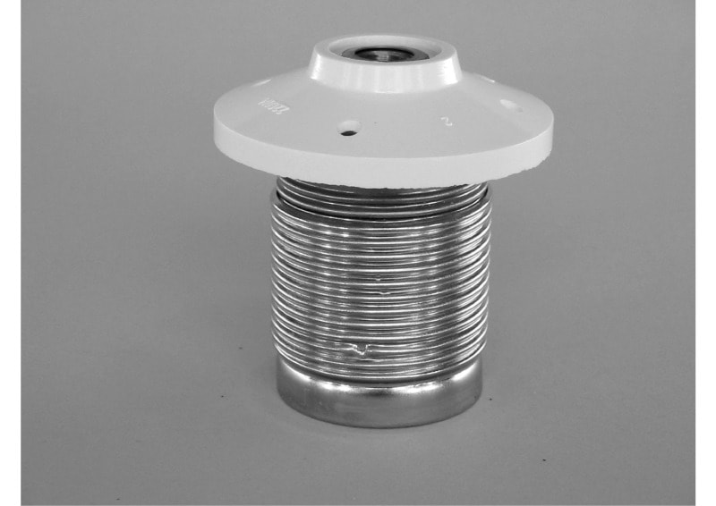 ELECTROPLAST - Pendenfass.E27 Metall messingf. M10x1 Kappe weiß Erde