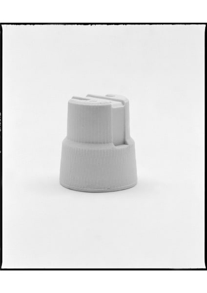 ELECTROPLAST - Porzellanfassung E27 Bodenbef.