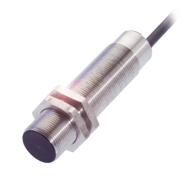 BALLUFF - Kap.Sensor M18 PNP, Sn:8mm bündig, Kabel 2m PUR
