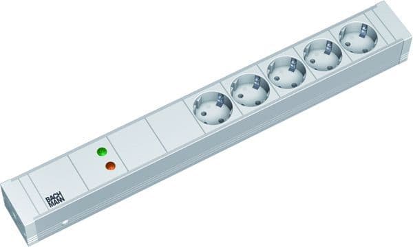 BACHMANN - 19'' 1,5HE 5xCEE7/3 1xGVS Strom 2,0m CEE7/7