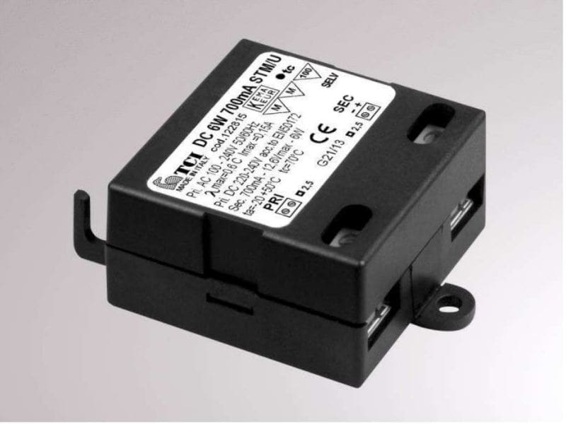 MOLTO LUCE - STM U KONVERTER 6W - 250mA 24V DC