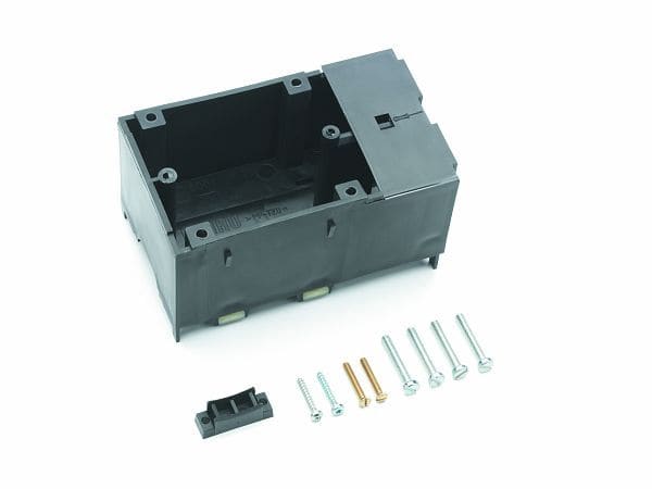 OBO BETTERMANN - REHAU - Geräteeinbaudose SIGNO CEE 1-fach schwarz 62x70x116 Polypropylen tiefschwarz RAL 9005