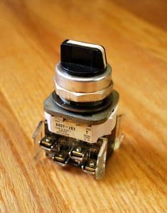 ALLEN BRADLEY - 30MM SELECTOR SWITCH 800T PB