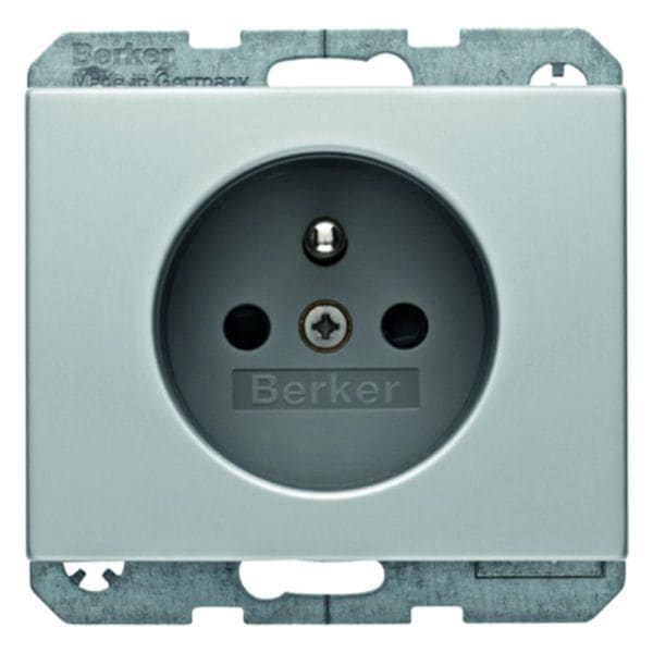 BERKER - K.5 Steckose mit Schutzkontakt- stift und erh.Berührungsschutz Aluminium