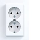 HAGER - A.8 Doppelsteckdose mit Abdeckung hoch, erh. Ber.schutz, lichtweiß gl.