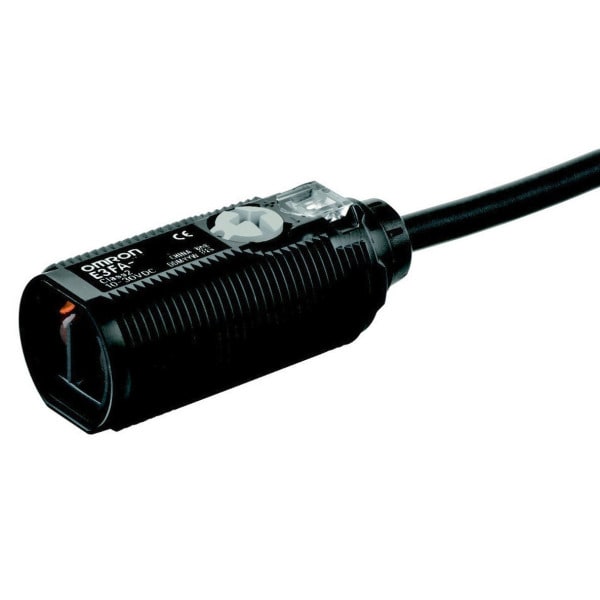 OMRON - Fotoelektrischer Sensor, M18, axial, Kunststoffgehäuse, rote LED, retro