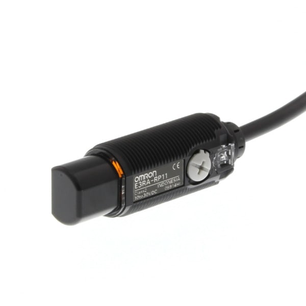 OMRON - Fotoschalter - PRO Linie, Taster, Reichweite 4m, M18