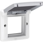 NIKO - Adapterrahmen mit Klappdeckel 45 x 45 mm in spritzwassergeschützten Do