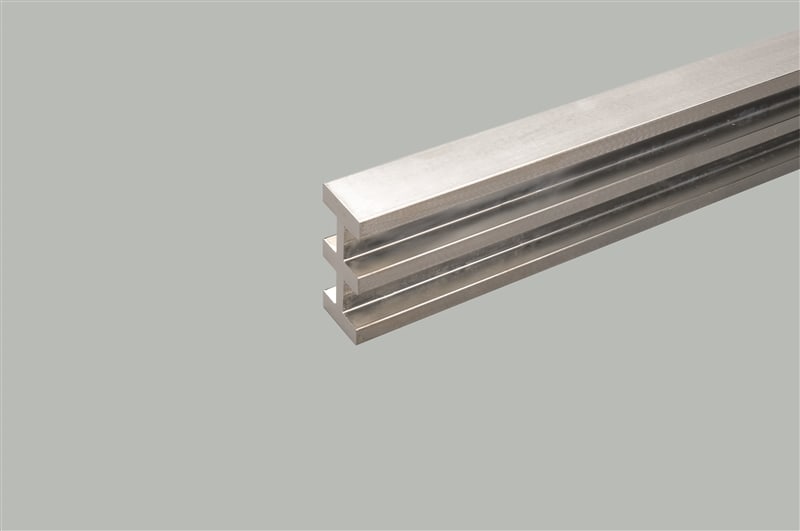 WÖHNER - 01187 Dreifach-T-Schiene 2,4m verzinnt 2500A