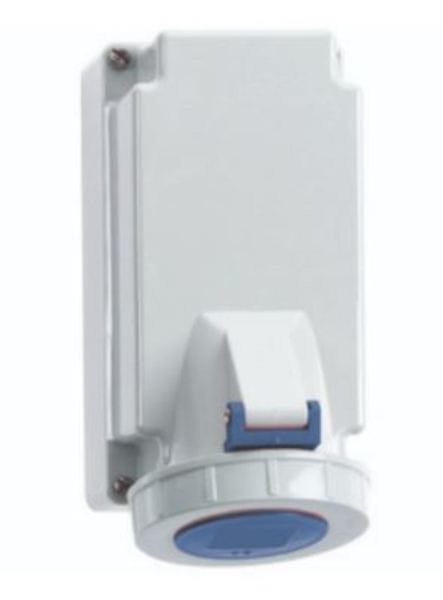 BALS - Wandsteckdose SL TE 16A 3p 250V 6h IP67 Ni 11492