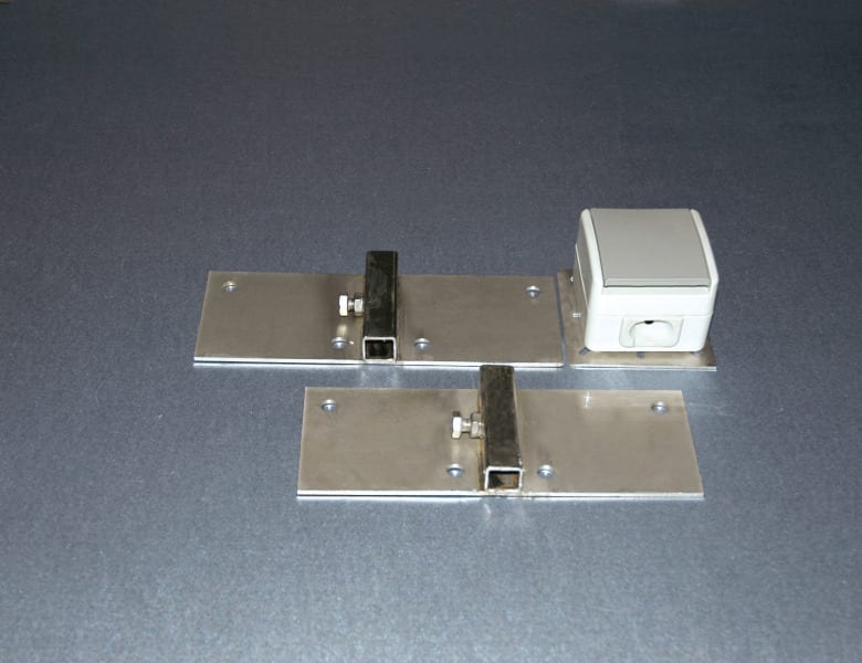 MK ILLUMINATION - Fassadenschelle Typ 1 mit Steckdose
