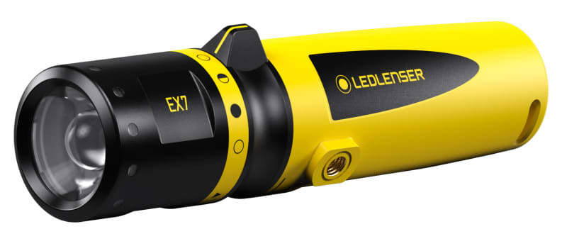 LED LENSER - Taschenlampe LED 200lm 120m 3xAA IP68 fokus SleeveBox sw-ge