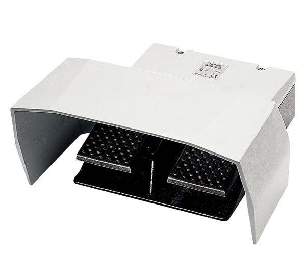SIEMENS - Fußtaster, 2-pedalig Leitungseinführung M25x1,5 mit IP65, 2x2S+2Ö
