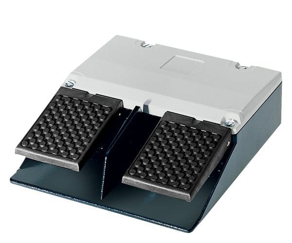 SIEMENS - Fußtaster, 2-pedalig Leitungseinführung M25x1,5 IP65, 1S+1Ö/1S+1Ö
